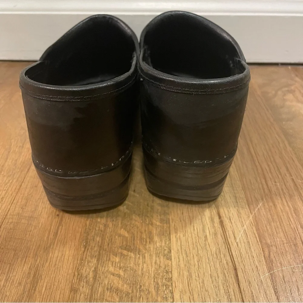 Dansko Professional Clog- Narrow - Picture 6 of 8